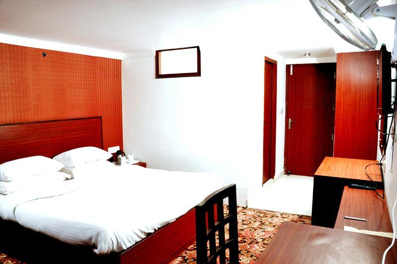 Hotel Trinetar Resorts Batoti Exterior foto